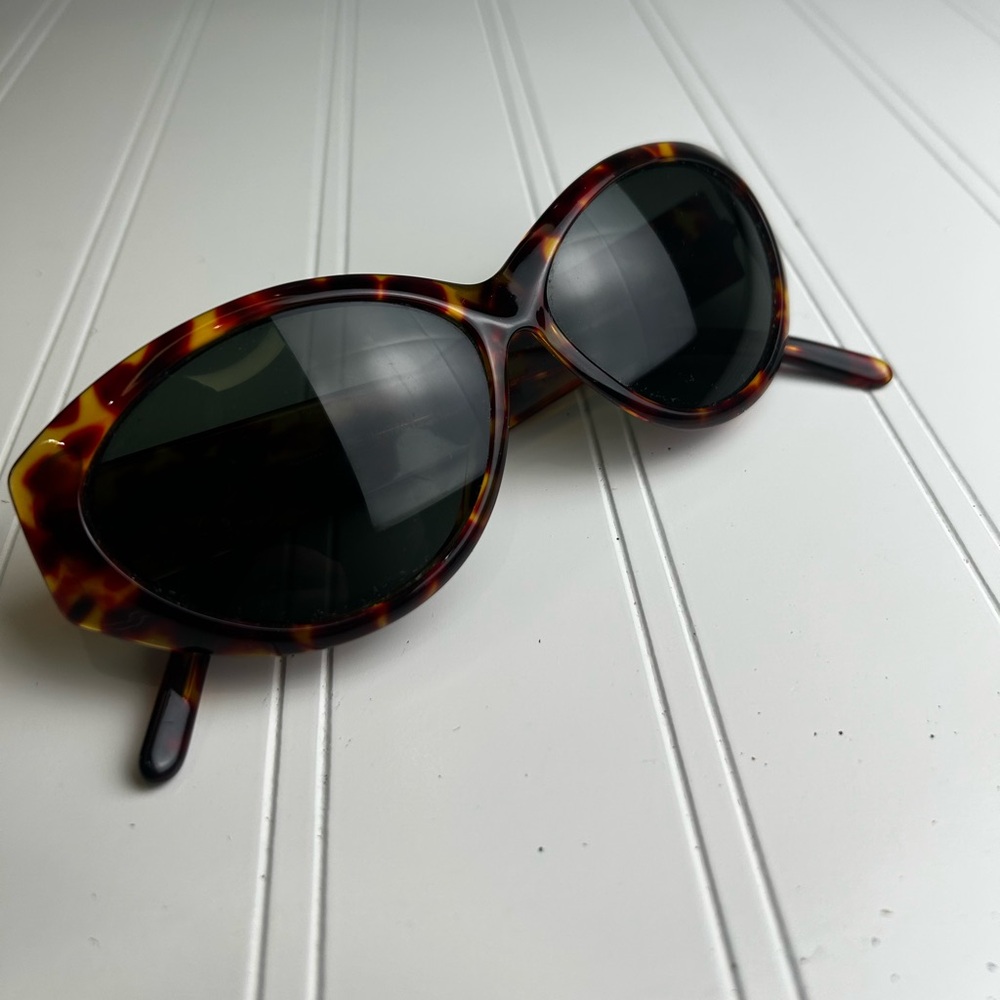 Gucci Women’s Leopard Tortoise Double G Wrap Sunglasses - Picture 13 of 15